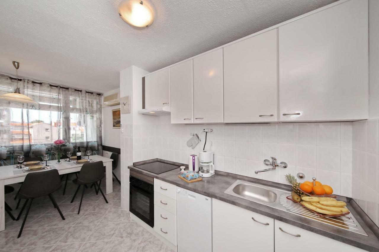 Apartman Lana In City Centre With Garage Задар Экстерьер фото