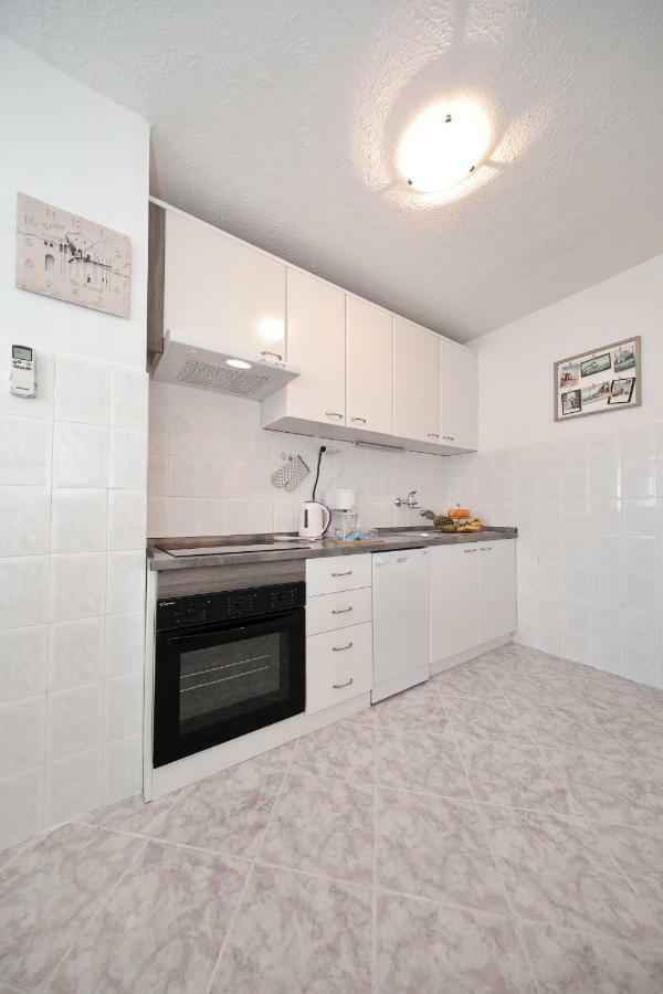 Apartman Lana In City Centre With Garage Задар Экстерьер фото